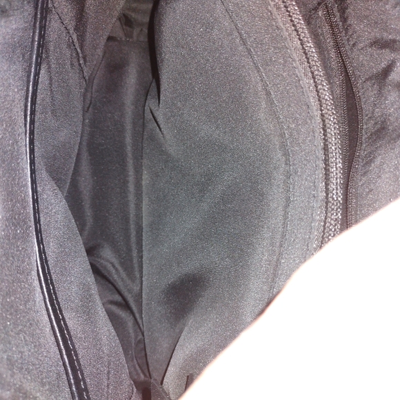 NWOT. Nine West Black Quilted Tote. 👛👛💞 - Picture 8 of 9